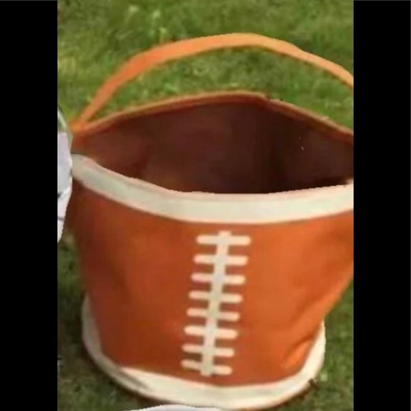 Lot of Football bag, blanket, bucket bag, crossbody, and cosmetic bag - Picture 7 of 7